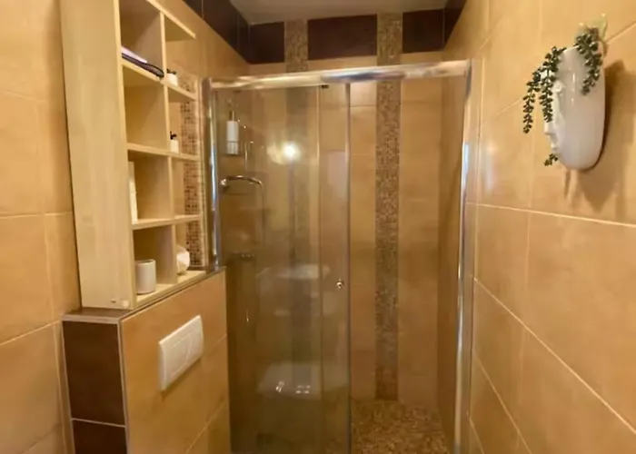 Adm Spacious In Center - Wifi, Coffee, Ac アパート *