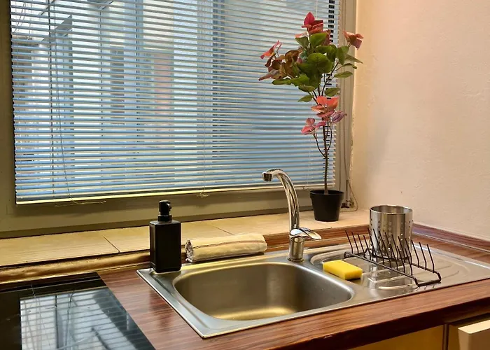 Adm Spacious In Center - Wifi, Coffee, Ac Apartment