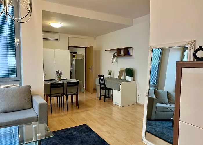 Adm Spacious In Center - Wifi, Coffee, Ac *